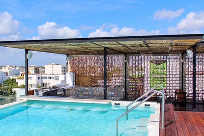 una piscina en macondo 5ta avenida playa del carmen