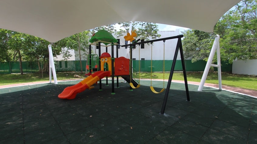 un area de juegos para niños en marsella 3 playa del carmen