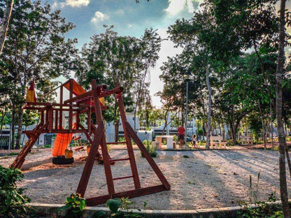 un area de juegos para niños en real amalfi playa del carmen