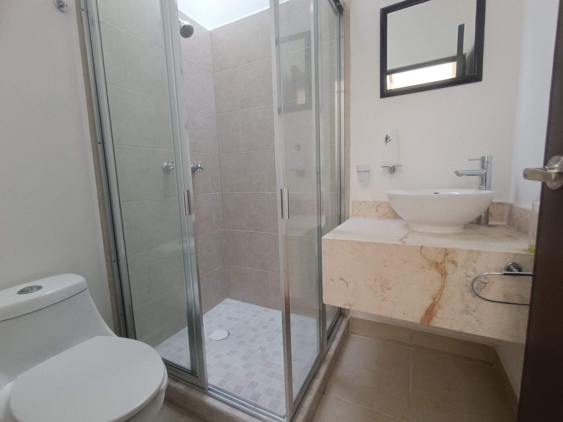 un baño en residencial lunamar playa del carmen