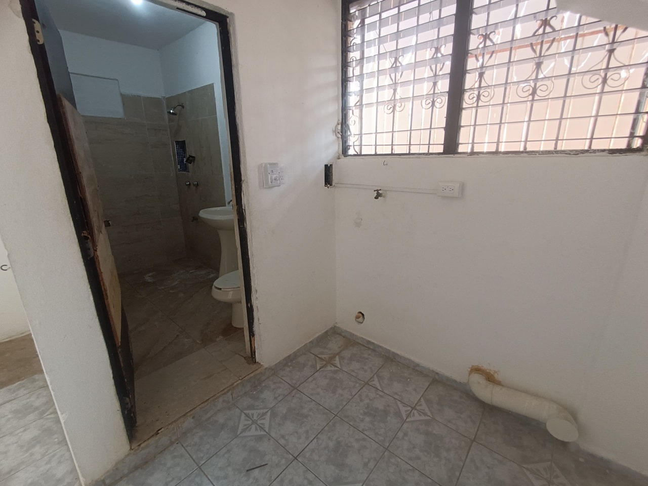 Bodega en Renta en Esquina de 395 m² Sobre Av Juarez – Playa del Carmen