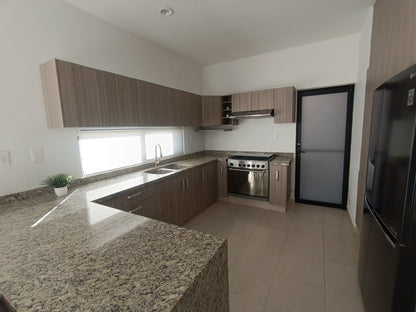 Casa en Renta 3 Recámaras en Residencial Thula, Playa del Carmen