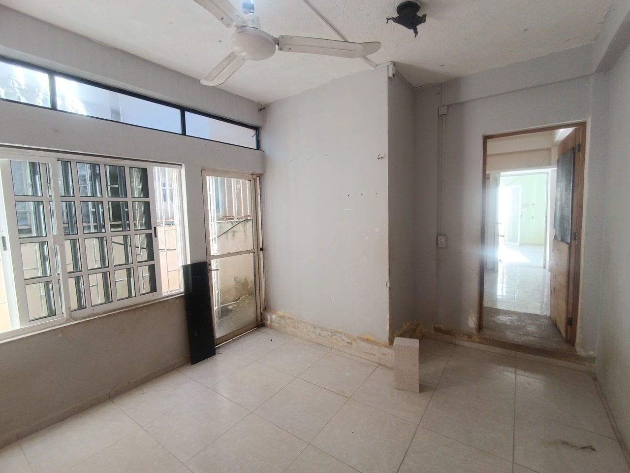 Bodega en Renta en Esquina de 395 m² Sobre Av Juarez – Playa del Carmen