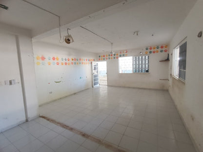Bodega en Renta en Esquina de 395 m² Sobre Av Juarez – Playa del Carmen