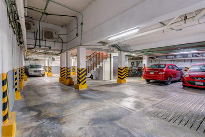 un area de estacionamiento subterraneo en tzalam residences playa del carmen