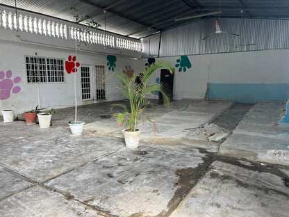 Bodega en Renta en Esquina de 395 m² Sobre Av Juarez – Playa del Carmen