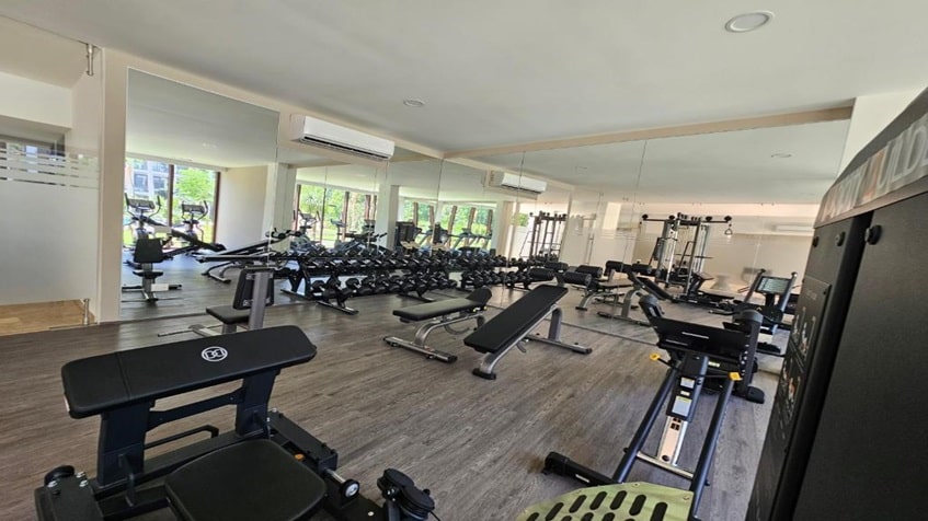 un gimnasio equipado en la ceiba mayakoba playa del carmen