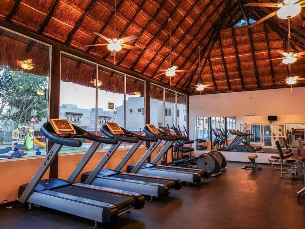 un gimnasio en real amalfi plaua de carmen