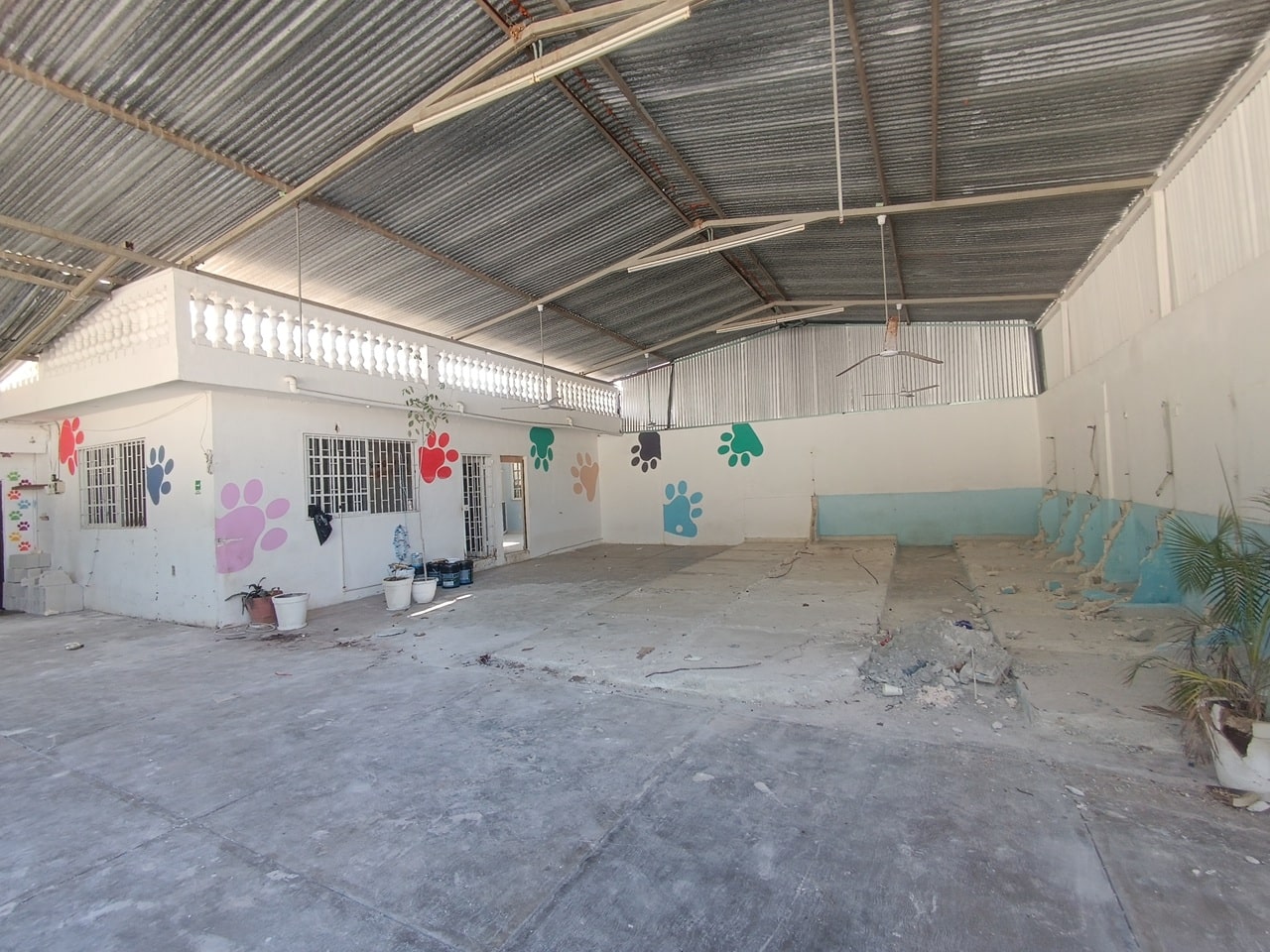 Bodega en Renta en Esquina de 395 m² Sobre Av Juarez – Playa del Carmen