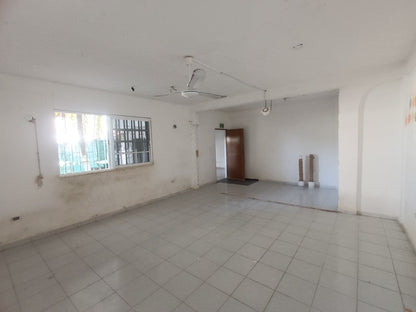 Bodega en Renta en Esquina de 395 m² Sobre Av Juarez – Playa del Carmen