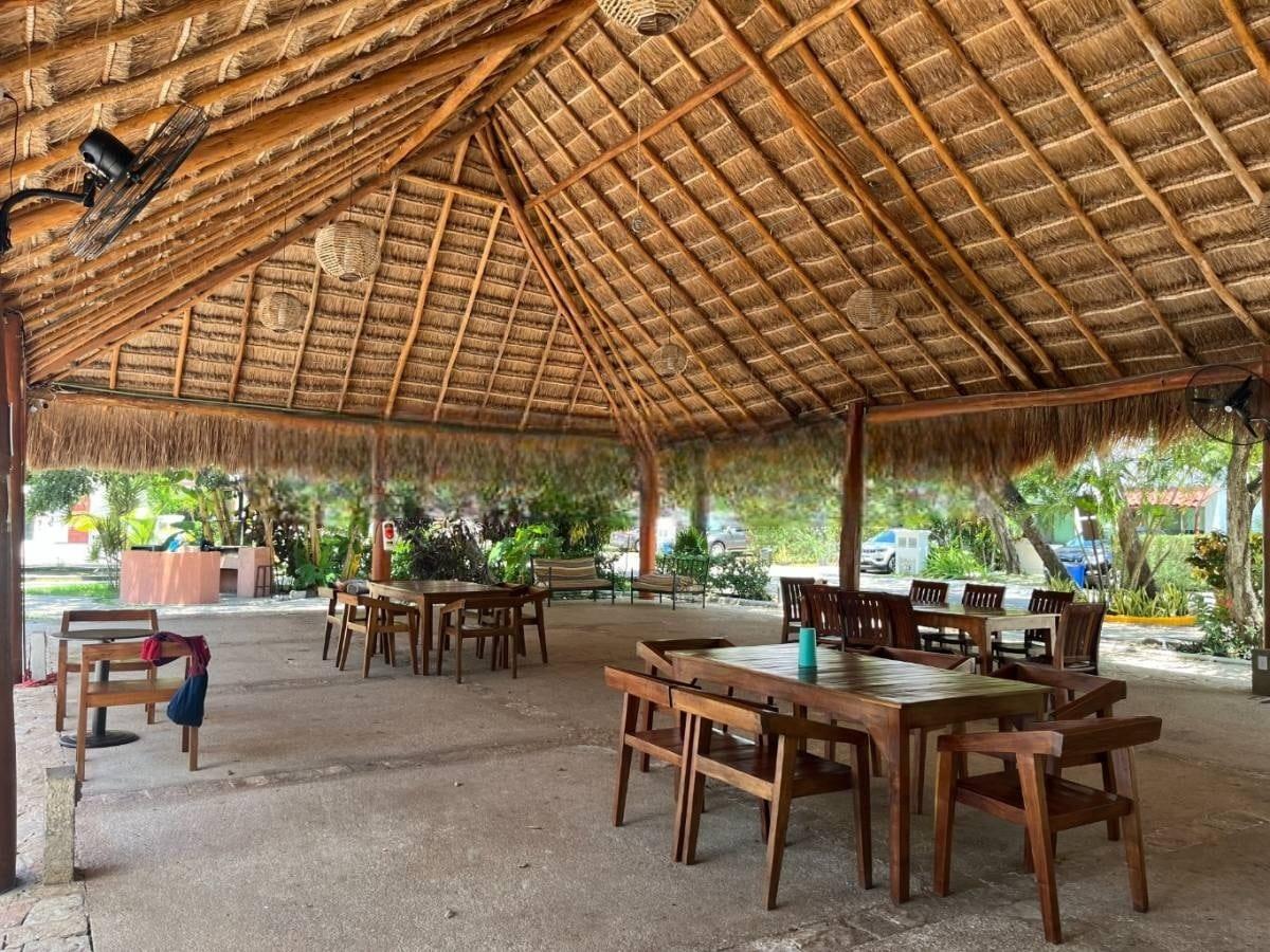 una palapa para eventos en privanza del mar playa del carmen
