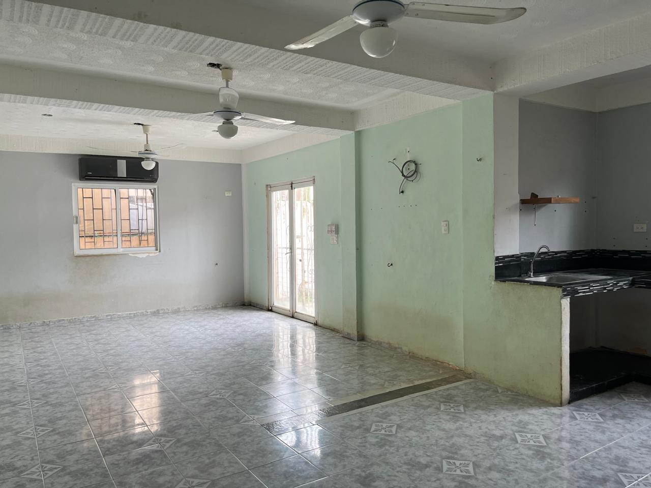 Bodega en Renta en Esquina de 395 m² Sobre Av Juarez – Playa del Carmen