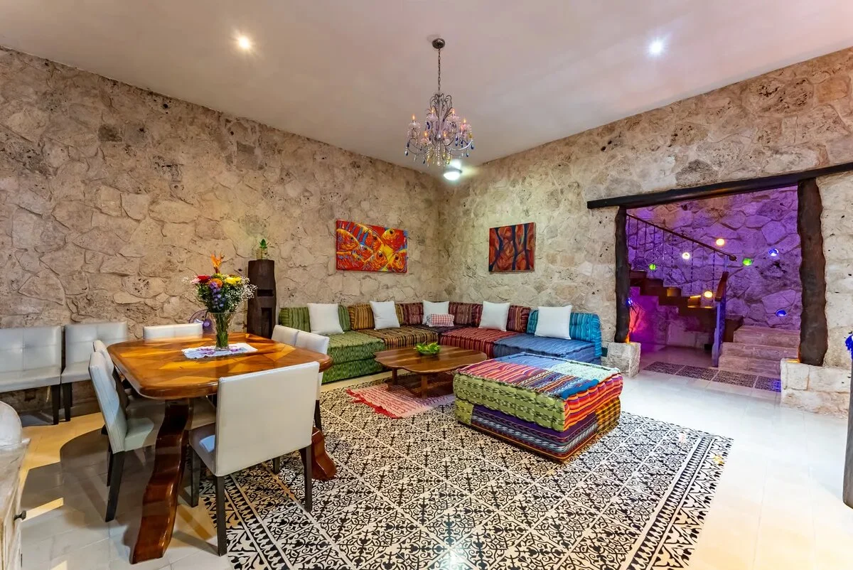 un area de sala y comedor en xcaret playa del carmen