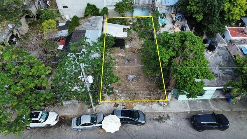 una vista aerea de un terreno habitacional en colosio playa del carmen