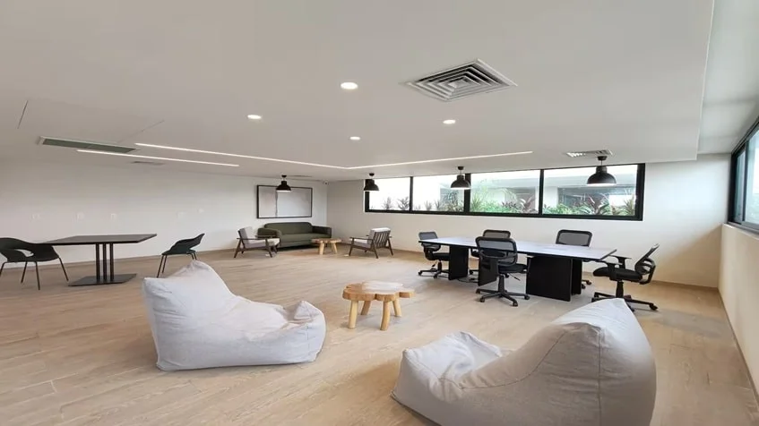 un coworking para trabajo en sensai playa del carmen