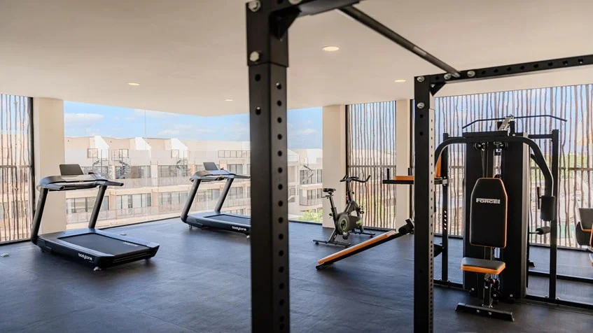 un gimnasio en samsara tulum