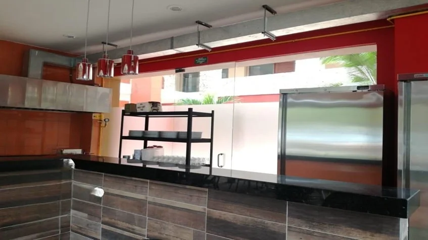 una cocina en plaza paseo playacar