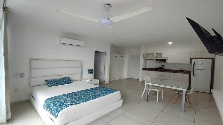 una recamara equipada en bianco sea view playa del carmen