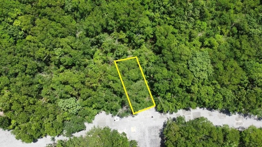 una vista aerea de 2 lotes comerciales en venta en cruz de servicios playa del carmen