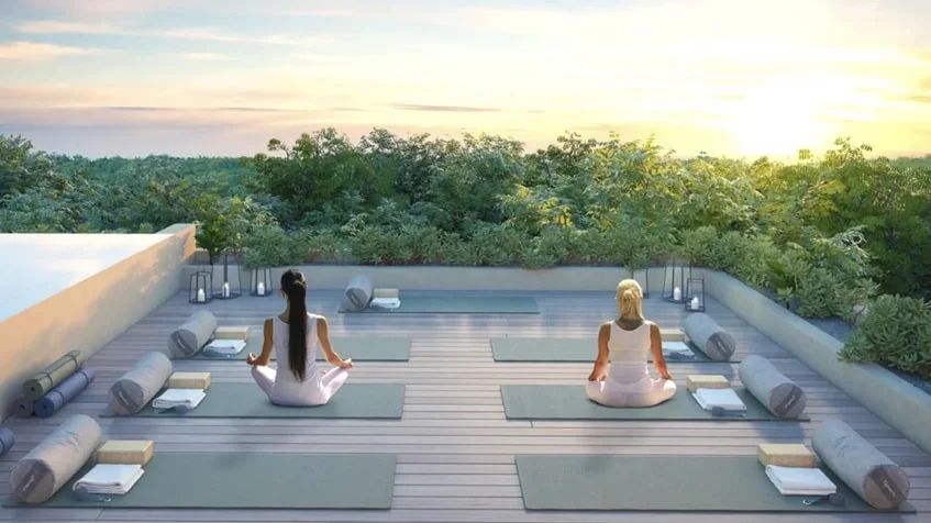 un area de yoga en samsara tulum