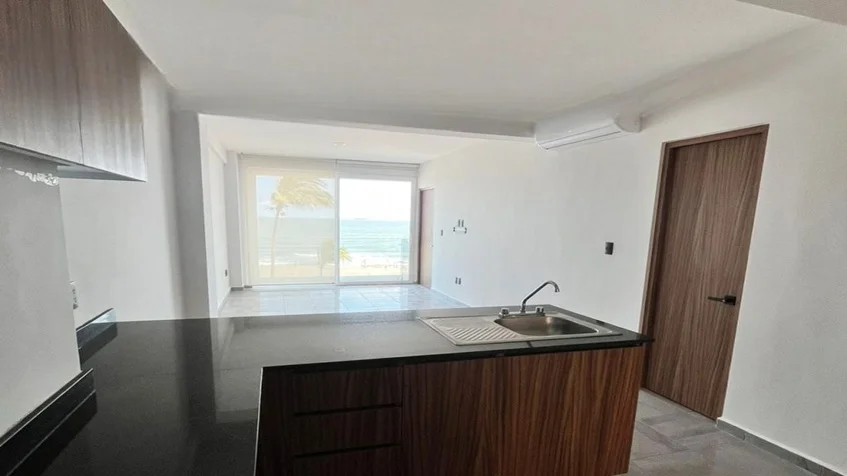 una cocina equipada en Palms Residences Veracruz