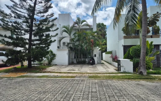 Casa 4 Recámaras Amueblada en Renta | Club Real Playacar