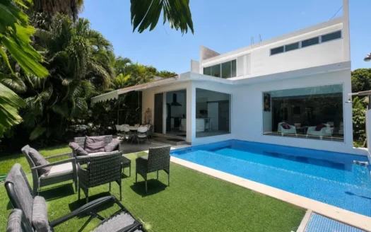 Casa 4 Recámaras Amueblada en Renta | Club Real Playacar