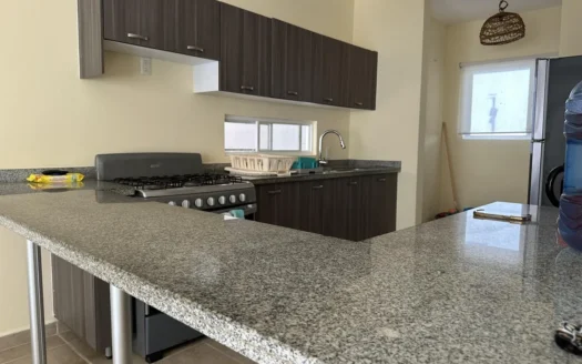 Casa Semiamueblada de 3 Recámaras en Renta | La Joya Residencial