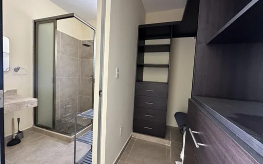 Casa Semiamueblada de 3 Recámaras en Renta | La Joya Residencial