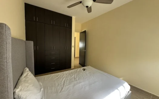 Casa Semiamueblada de 3 Recámaras en Renta | La Joya Residencial