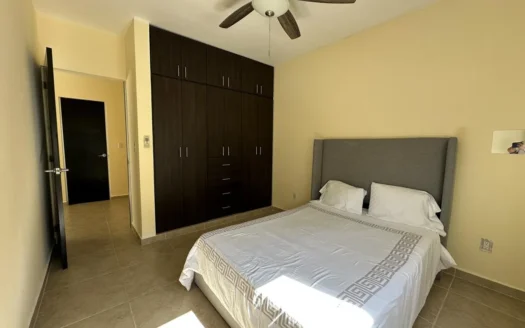 Casa Semiamueblada de 3 Recámaras en Renta | La Joya Residencial